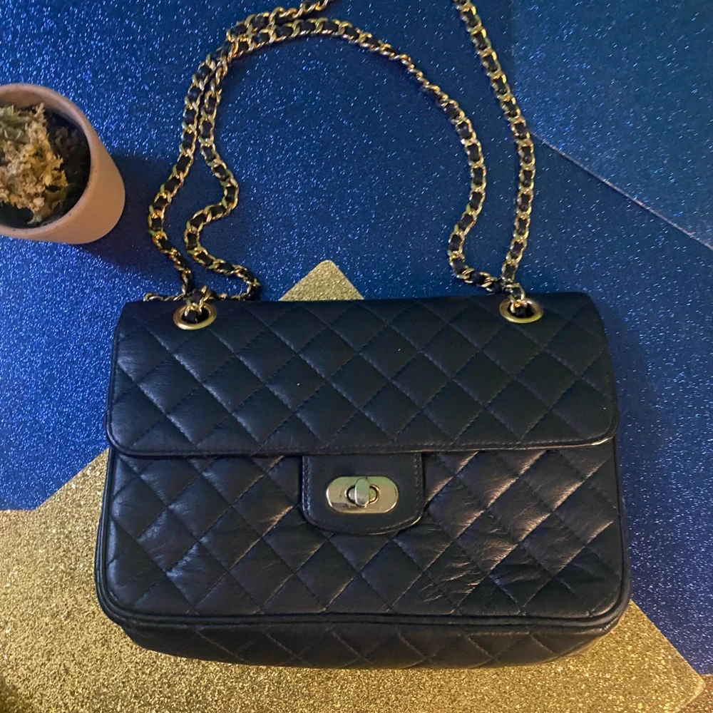 KORET VNTG MIDNIGHT NAVY GOLD QUILTED LEATHER CROSSBODY LUX Bag GORG RARE M - Picture 6 of 15
